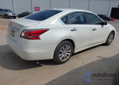 2015 Nissan Altima 2.5/2.5 S/2.5 Sl/2.5 Sv z USA, uszkodzony, nr VIN 1N4AL3AP2FN319894